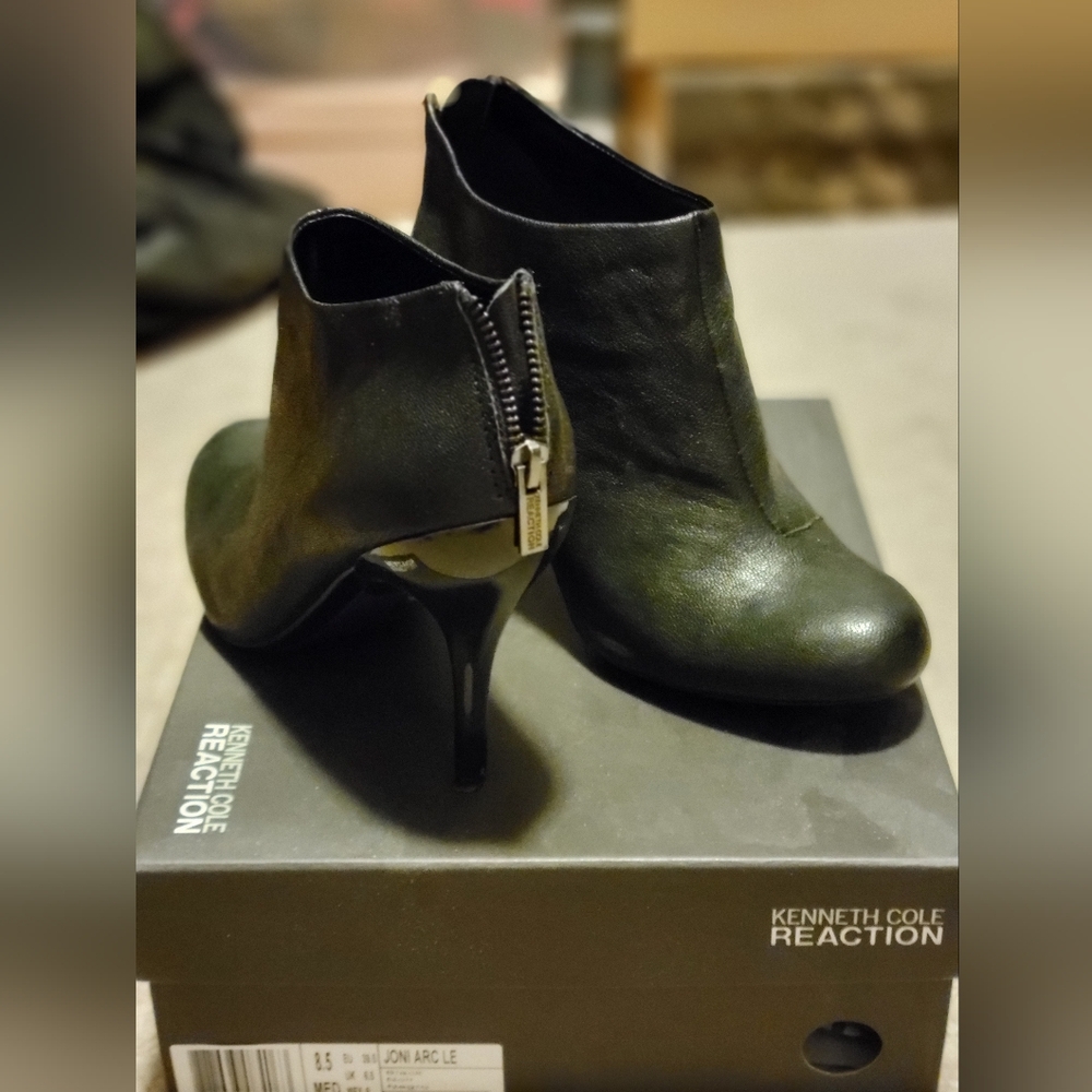Black Leather Boots, Kenneth Cole, 8.5Med